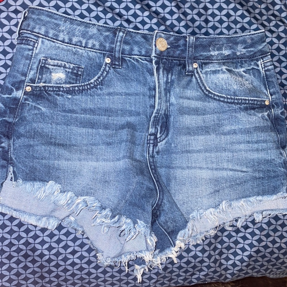 frayed denim shorts